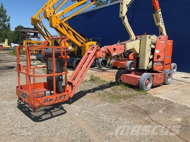 JLG E300AJP Nacele cu brat articulat