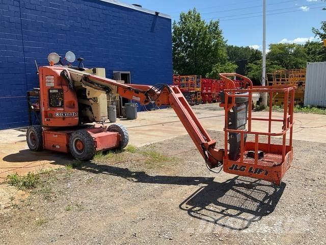 JLG E300AJP Nacele cu brat articulat