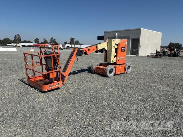 JLG E300AJP Nacele cu brat articulat