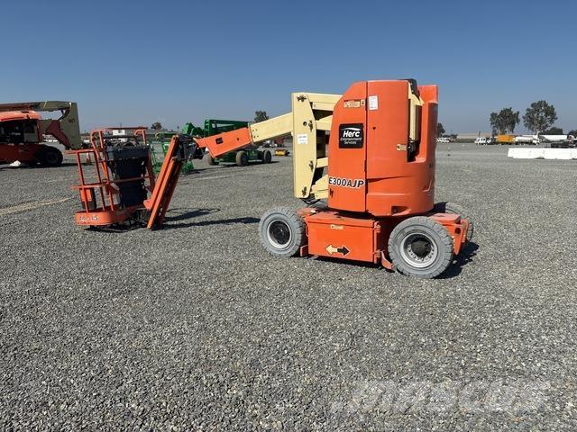 JLG E300AJP Nacele cu brat articulat