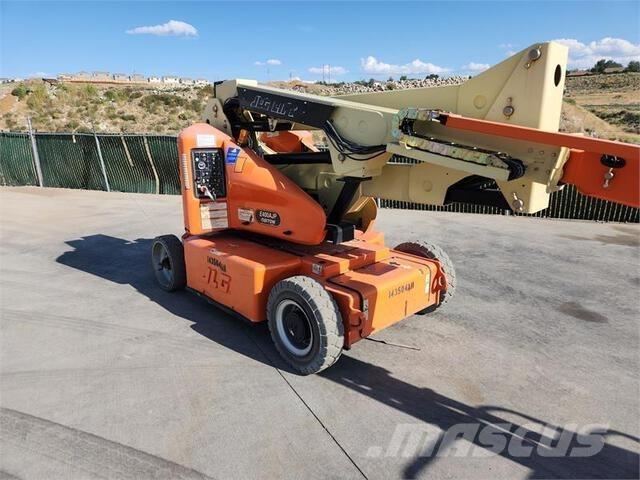 JLG E400AJP Nacele cu brat articulat