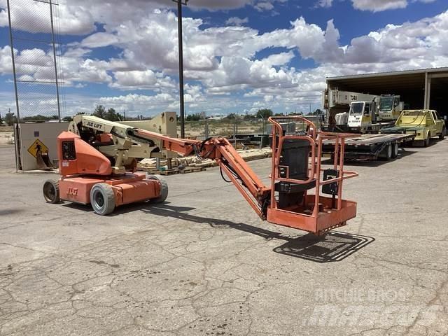JLG E400AJPN Nacele cu brat articulat