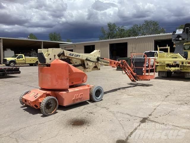 JLG E400AJPN Nacele cu brat articulat