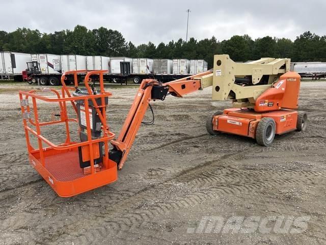 JLG E400AJPN Nacele cu brat articulat