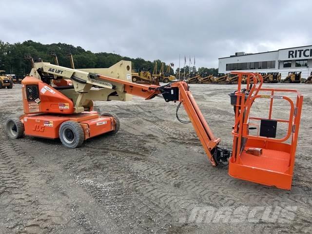 JLG E400AJPN Nacele cu brat articulat