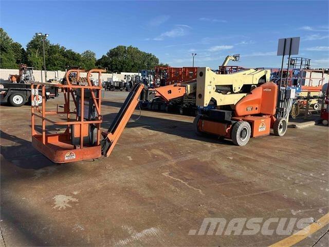 JLG E400AJPN Nacele cu brat articulat