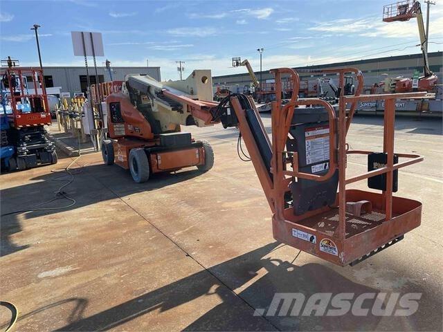 JLG E400AJPN Nacele cu brat articulat