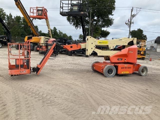 JLG E400AJPN Nacele cu brat articulat