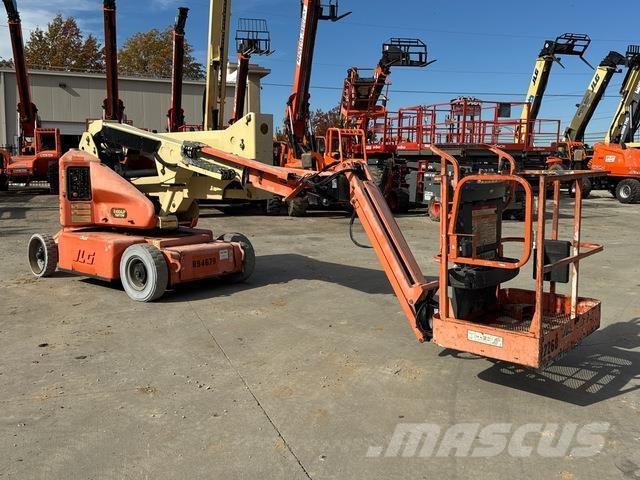 JLG E400AJPN Nacele cu brat articulat