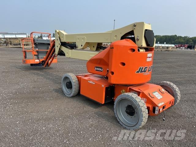 JLG E450AJ Nacele cu brat articulat