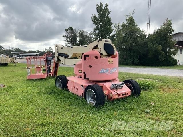 JLG E450AJ Nacele cu brat articulat
