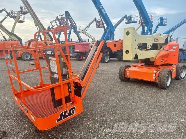 JLG E450AJ Nacele cu brat articulat