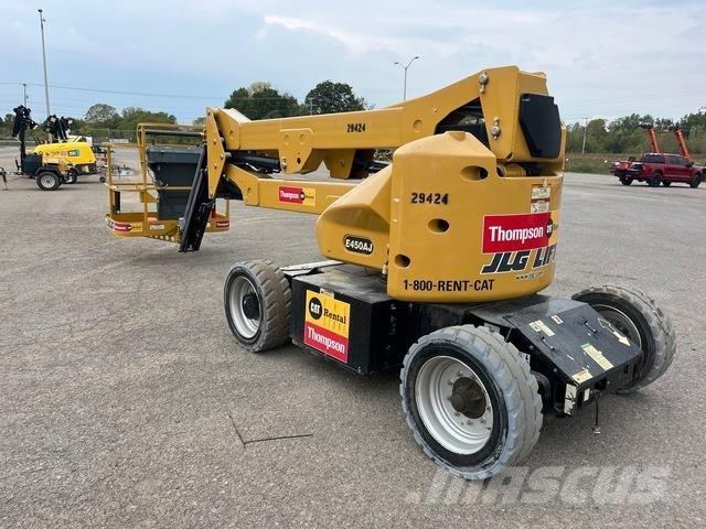 JLG E450AJ Nacele cu brat articulat
