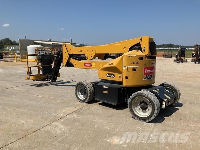 JLG E450AJ Nacele cu brat articulat