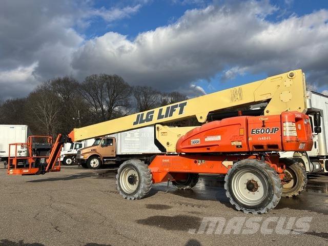 JLG E600JP Nacele cu brat articulat