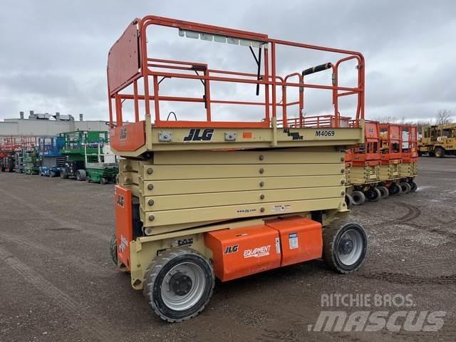 JLG M4069 Platforme foarfeca
