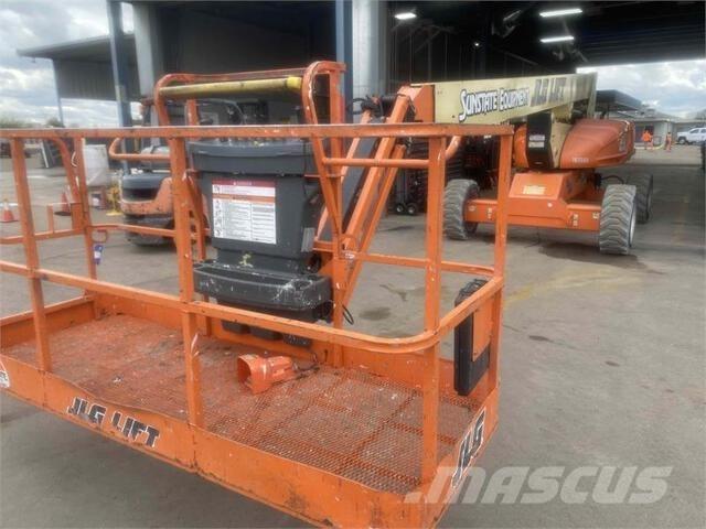 JLG M600J Nacele cu brat articulat