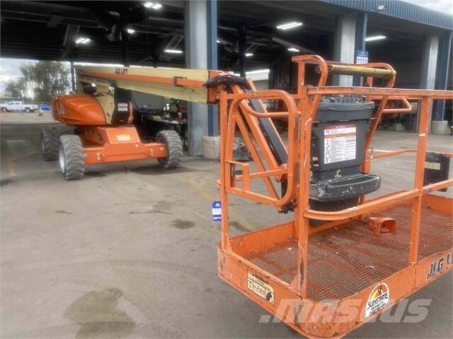 JLG M600J Nacele cu brat articulat