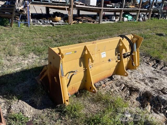 John Deere  Buldoexcavatoare