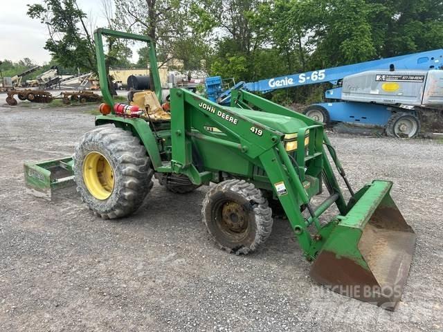John Deere  Tractoare compacte