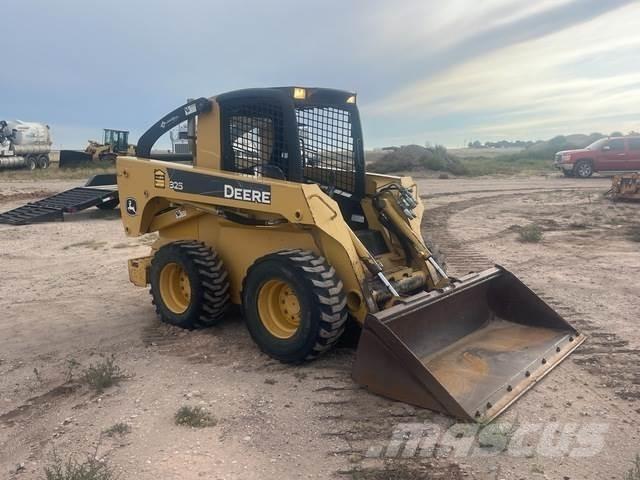 John Deere 325 Mini incarcator