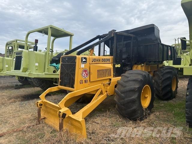 John Deere 640 Utilaje de manevrarea a bustenilor
