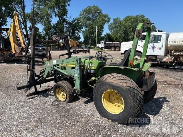 John Deere 750 Tractoare compacte