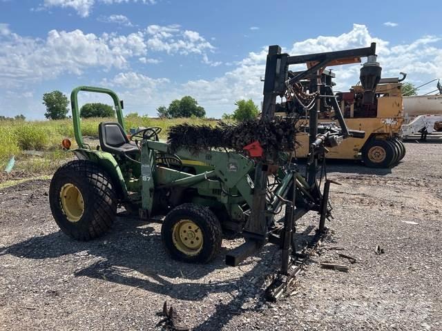 John Deere 750 Tractoare compacte