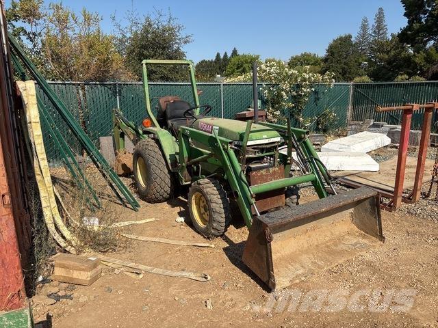 John Deere 790 Tractoare compacte