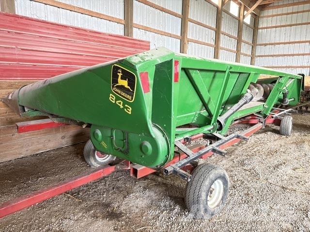 John Deere 843 Alte masini si accesorii de cultivat