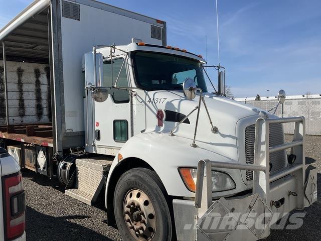 Kenworth T370 Camion cu prelata