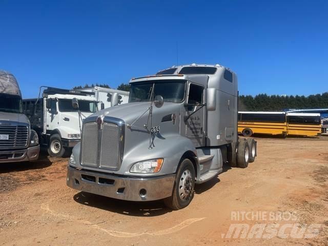 Kenworth T660 Autotractoare