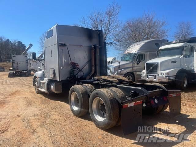 Kenworth T660 Autotractoare