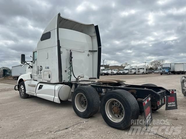 Kenworth T660 Autotractoare