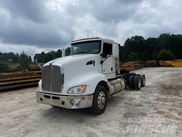 Kenworth T660 Autotractoare