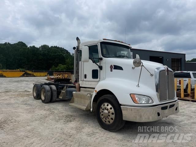 Kenworth T660 Autotractoare