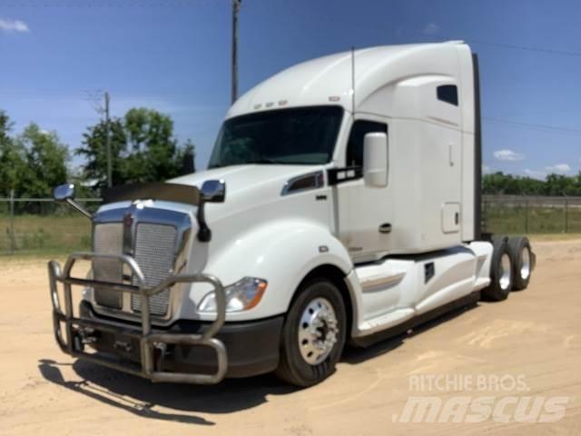 Kenworth T680 Autotractoare