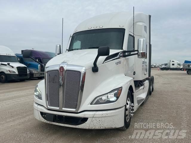 Kenworth T680 Autotractoare