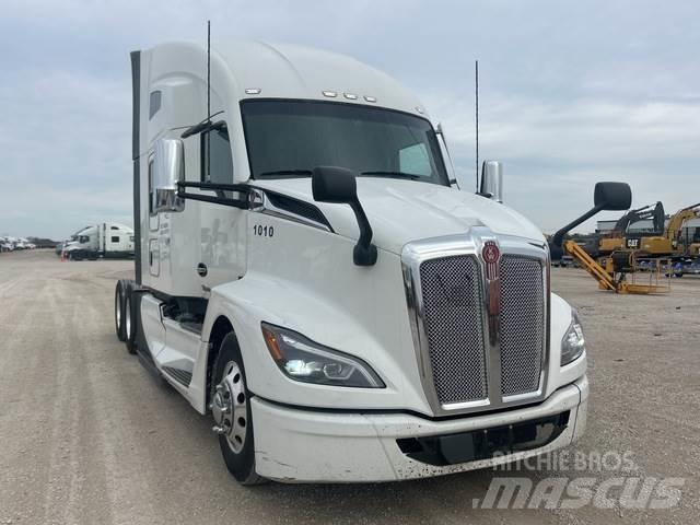 Kenworth T680 Autotractoare