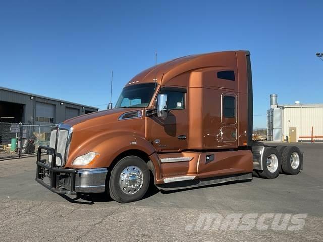 Kenworth T680 Autotractoare