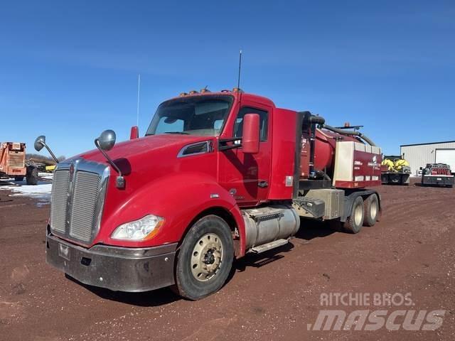 Kenworth T680 Excavatoare pe șenile
