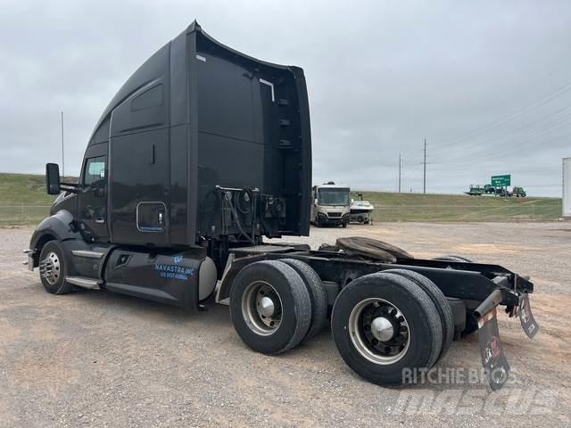 Kenworth T680 Autotractoare