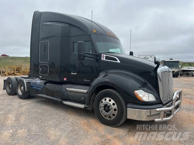 Kenworth T680 Autotractoare