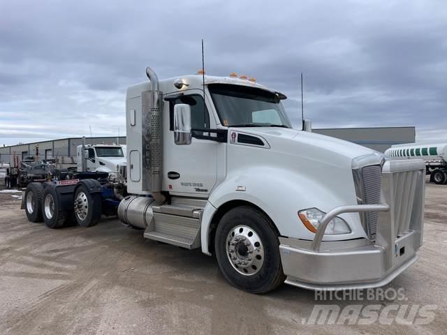 Kenworth T680 Autotractoare