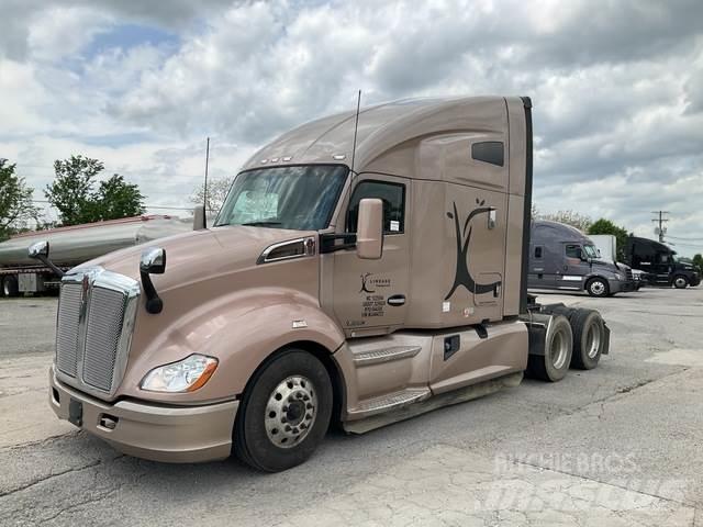 Kenworth T680 Autotractoare