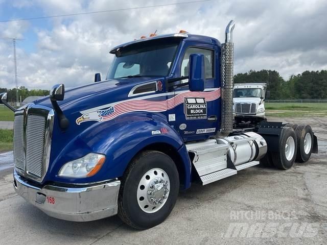 Kenworth T680 Autotractoare