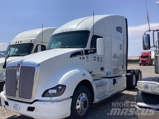 Kenworth T680 Autotractoare