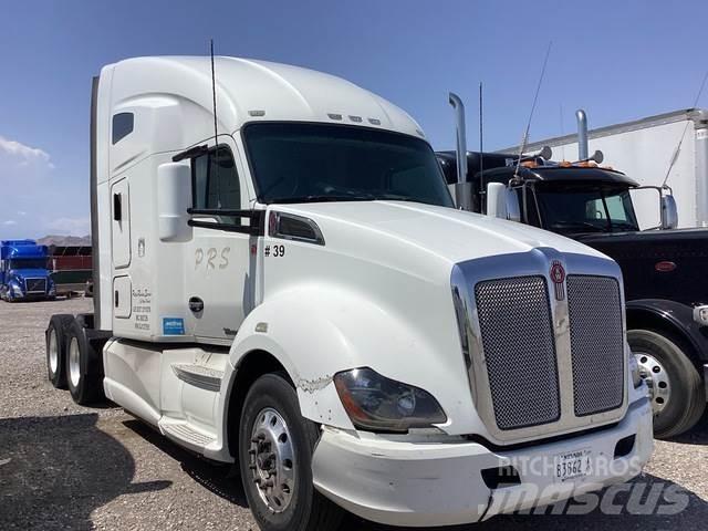 Kenworth T680 Autotractoare