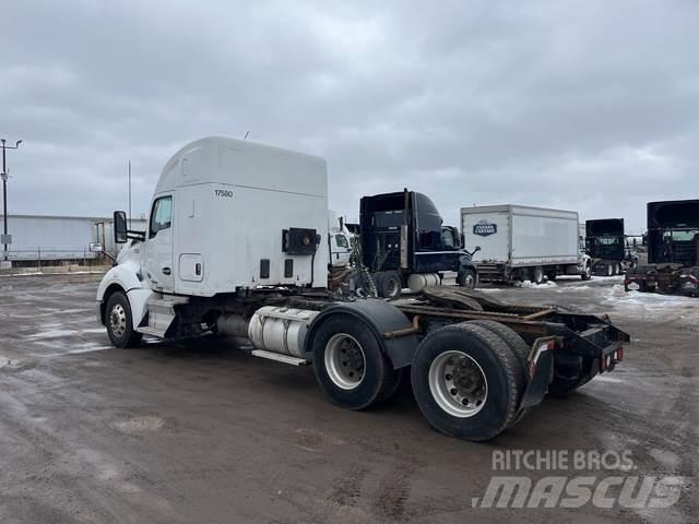 Kenworth T680 Autotractoare
