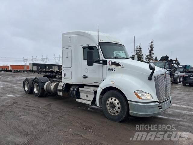 Kenworth T680 Autotractoare